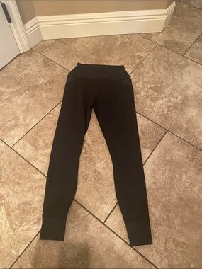 High-Waist Black Leggings
Spiritual Gangster 
Small
Black 
Excellent condition